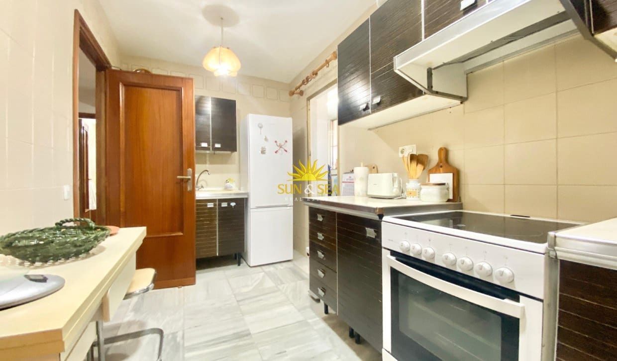 2 Zimmer Ferienapartment in Benidorm mit Pool Garage - 1.300 € (Ref: 10045869)