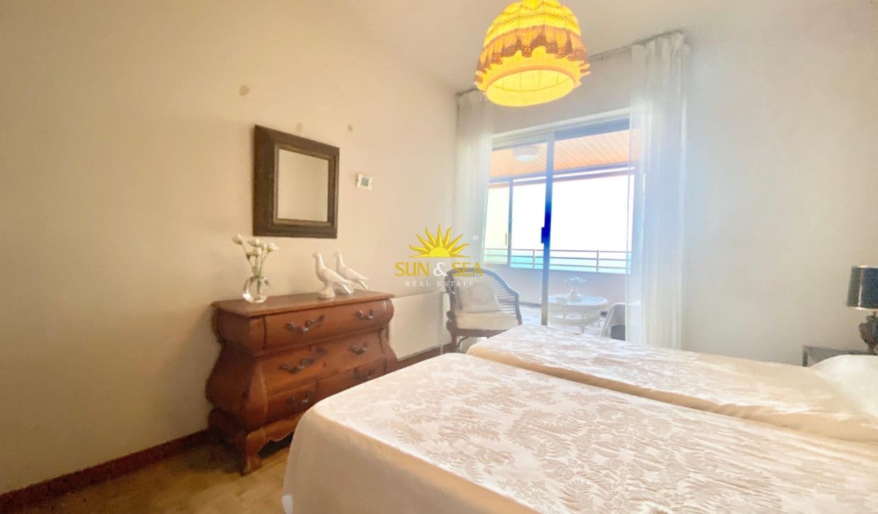 2 Zimmer Ferienapartment in Benidorm mit Pool Garage - 1.300 € (Ref: 10045869)