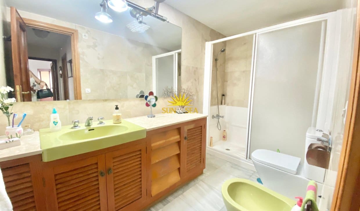 2 Zimmer Ferienapartment in Benidorm mit Pool Garage - 1.300 € (Ref: 10045869)