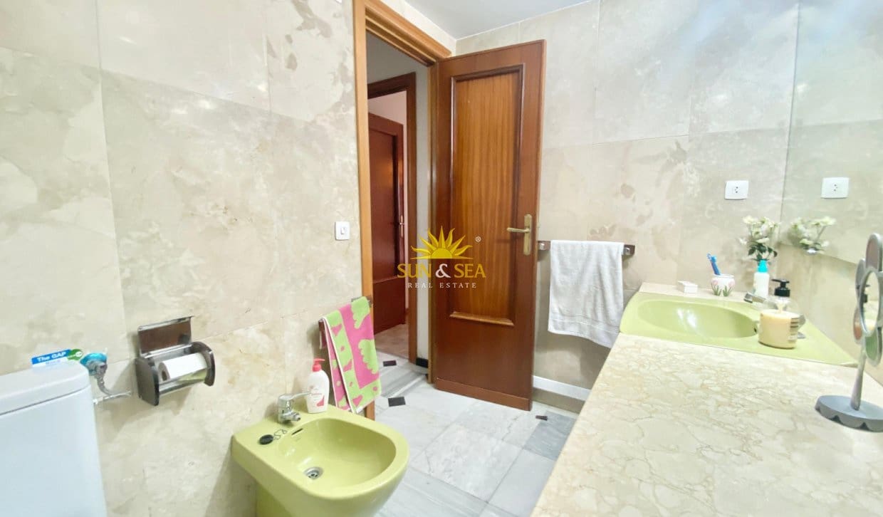 2 Zimmer Ferienapartment in Benidorm mit Pool Garage - 1.300 € (Ref: 10045869)