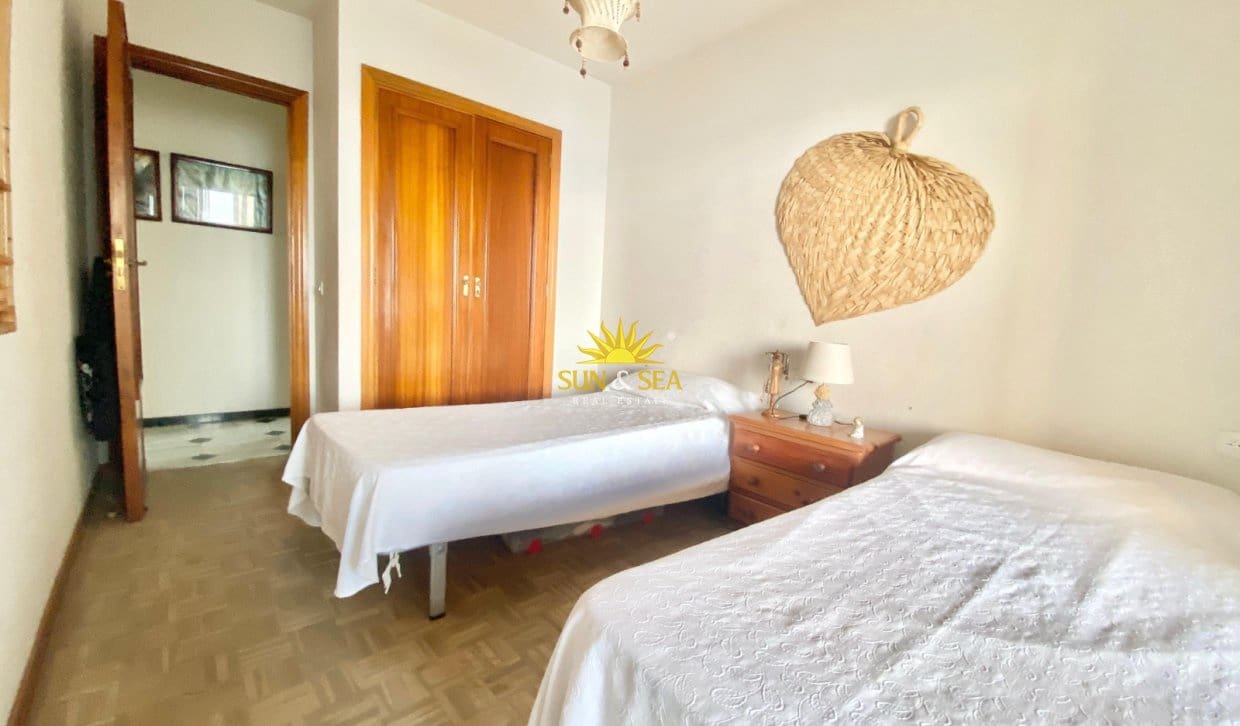 2 Zimmer Ferienapartment in Benidorm mit Pool Garage - 1.300 € (Ref: 10045869)