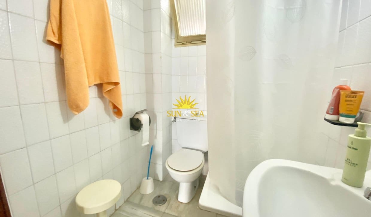 2 Zimmer Ferienapartment in Benidorm mit Pool Garage - 1.300 € (Ref: 10045869)