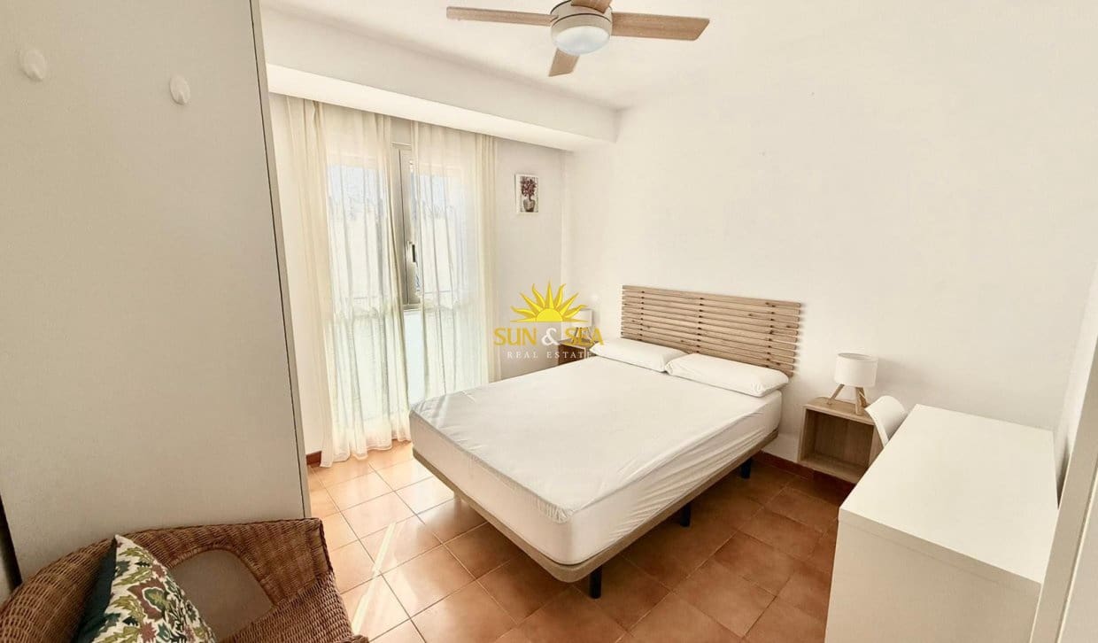 3 soverom Leilighet til leie i Alicante by med svømmebasseng - € 1 200 (Ref: 10045958)