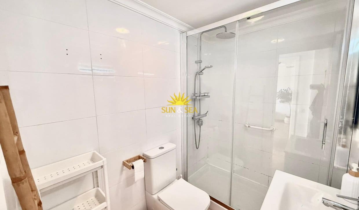 3 soverom Leilighet til leie i Alicante by med svømmebasseng - € 1 200 (Ref: 10045958)