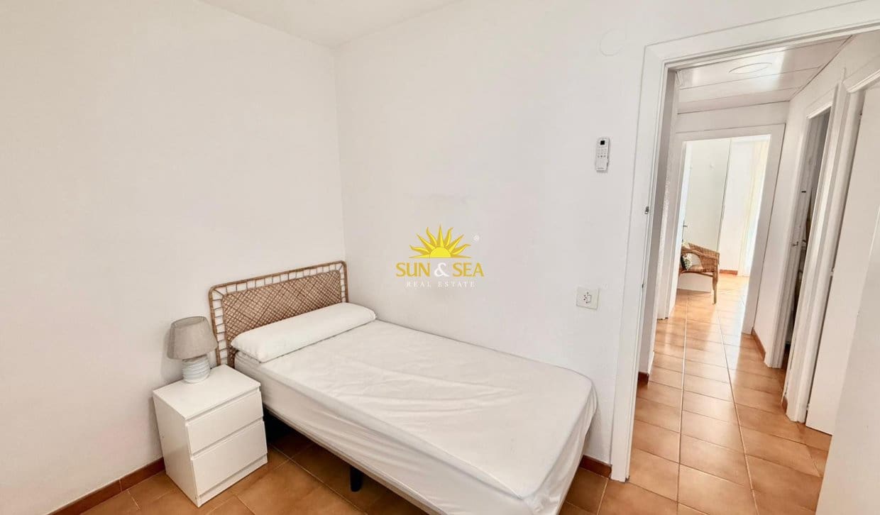 3 soverom Leilighet til leie i Alicante by med svømmebasseng - € 1 200 (Ref: 10045958)