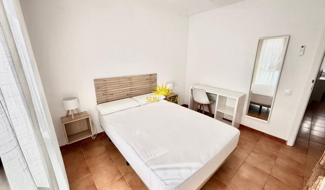 3 soverom Leilighet til leie i Alicante by med svømmebasseng - € 1 200 (Ref: 10045958)