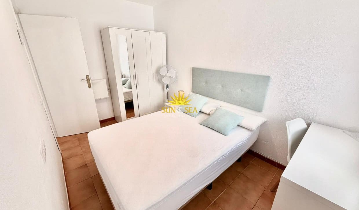 3 soverom Leilighet til leie i Alicante by med svømmebasseng - € 1 200 (Ref: 10045958)