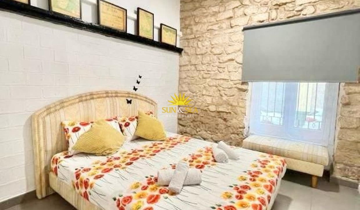 3 makuuhuone Huoneisto vuokrattavana paikassa Alicante kaupunki - 1 500 € (Ref: 10046217)