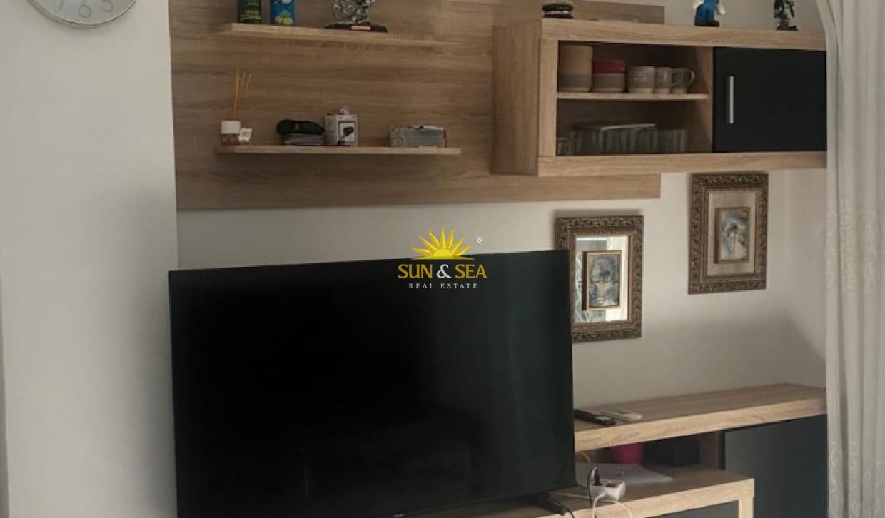 2 Zimmer Apartment zu vermieten in Benidorm mit Garage - 1.500 € (Ref: 10048233)