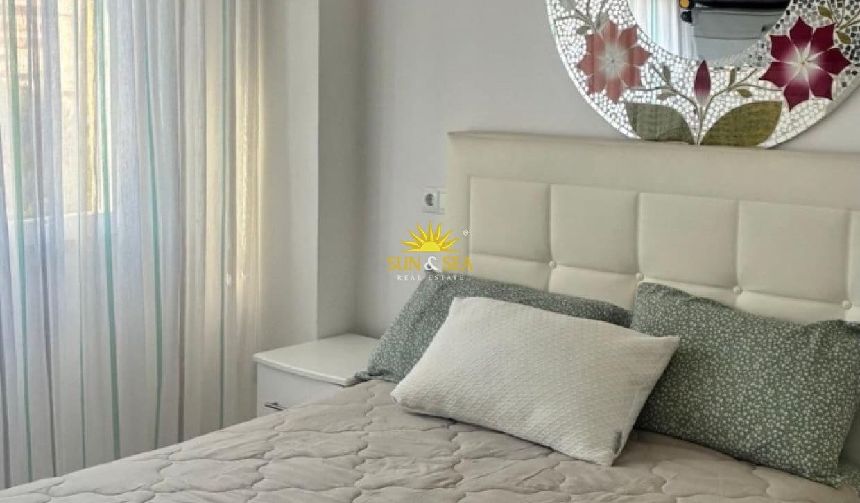 2 Zimmer Apartment zu vermieten in Benidorm mit Garage - 1.500 € (Ref: 10048233)