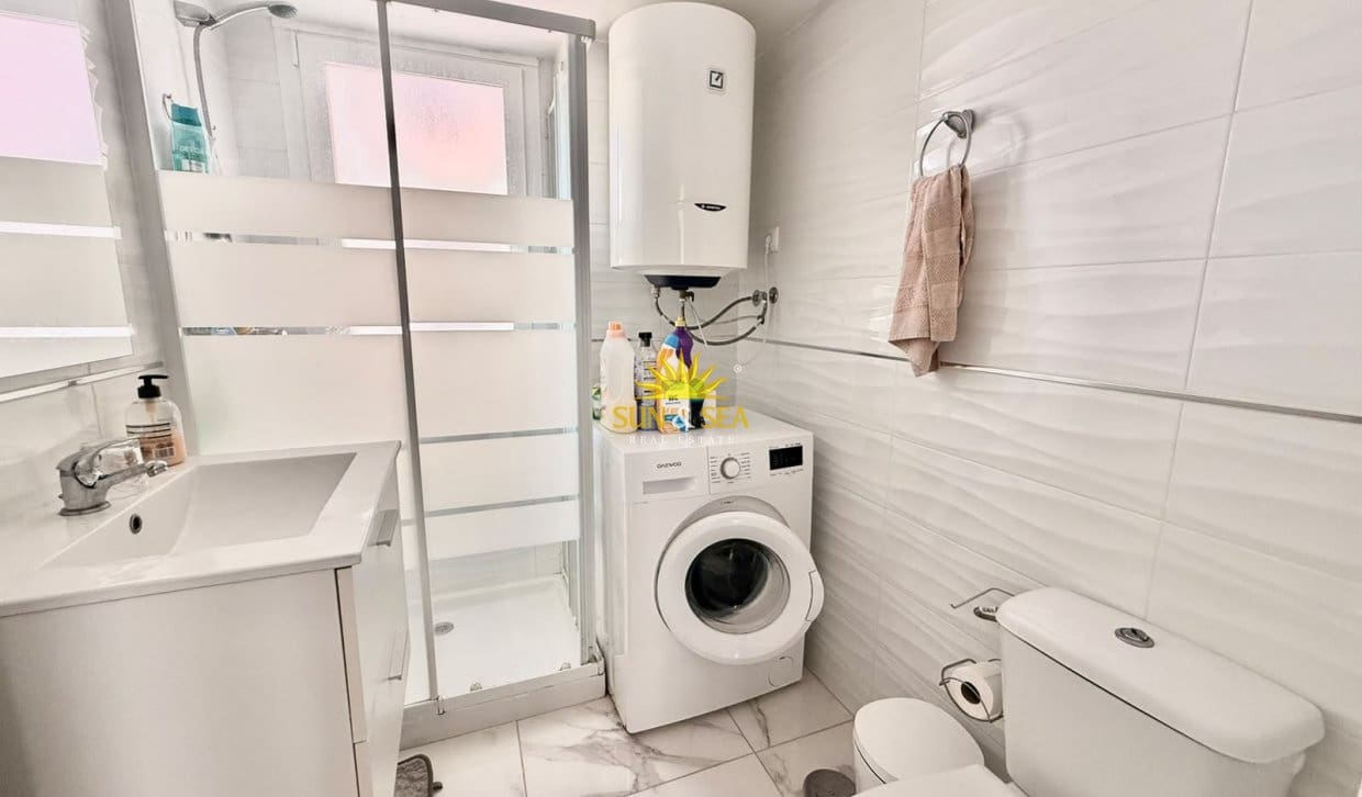 2 bedroom Apartment for rent in Benidorm with garage - € 1,500 (Ref: 10048233)