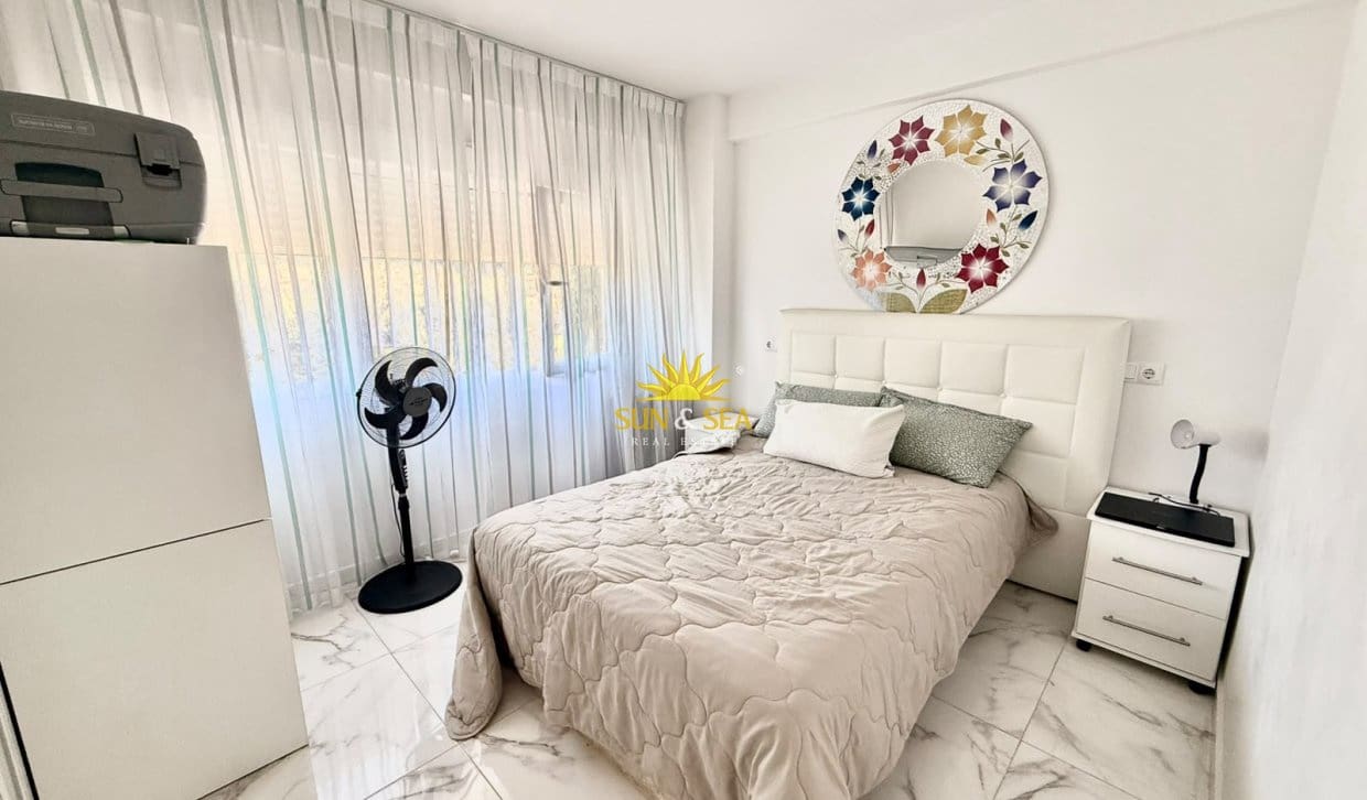 2 bedroom Apartment for rent in Benidorm with garage - € 1,500 (Ref: 10048233)