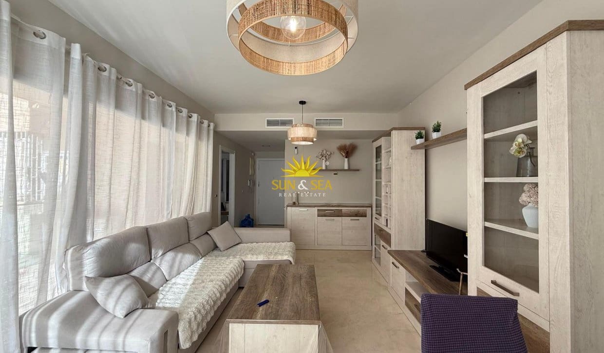   2 soveværelse   ferieLejlighed i La Villajoyosa / Vila Joiosa   med   swimmingpool  garage  - € 950 (Ref: 10048234)