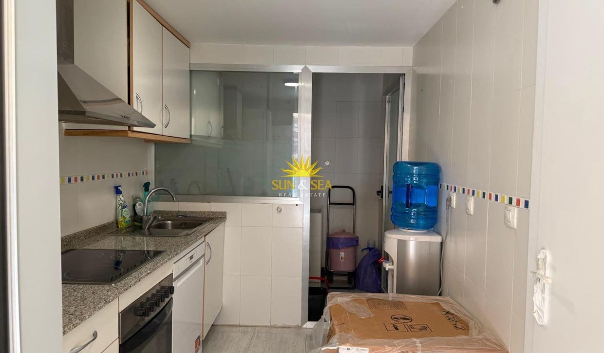   2 soveværelse   ferieLejlighed i La Villajoyosa / Vila Joiosa   med   swimmingpool  garage  - € 950 (Ref: 10048234)