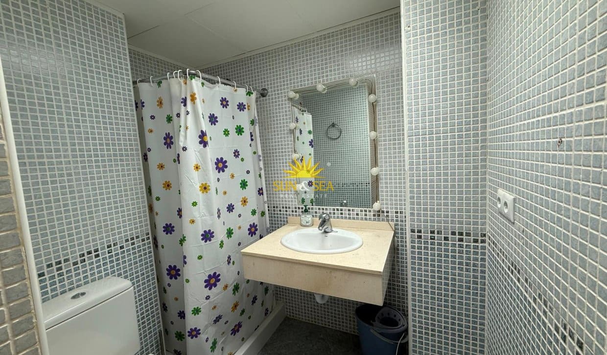   2 soveværelse   ferieLejlighed i La Villajoyosa / Vila Joiosa   med   swimmingpool  garage  - € 950 (Ref: 10048234)