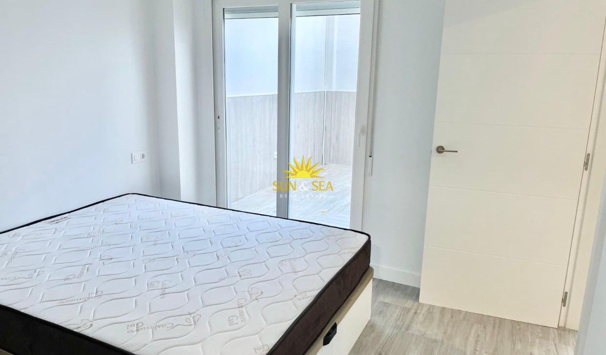 Apartamento de 1 habitación en El Campello en alquiler - 950 € (Ref: 10048235)