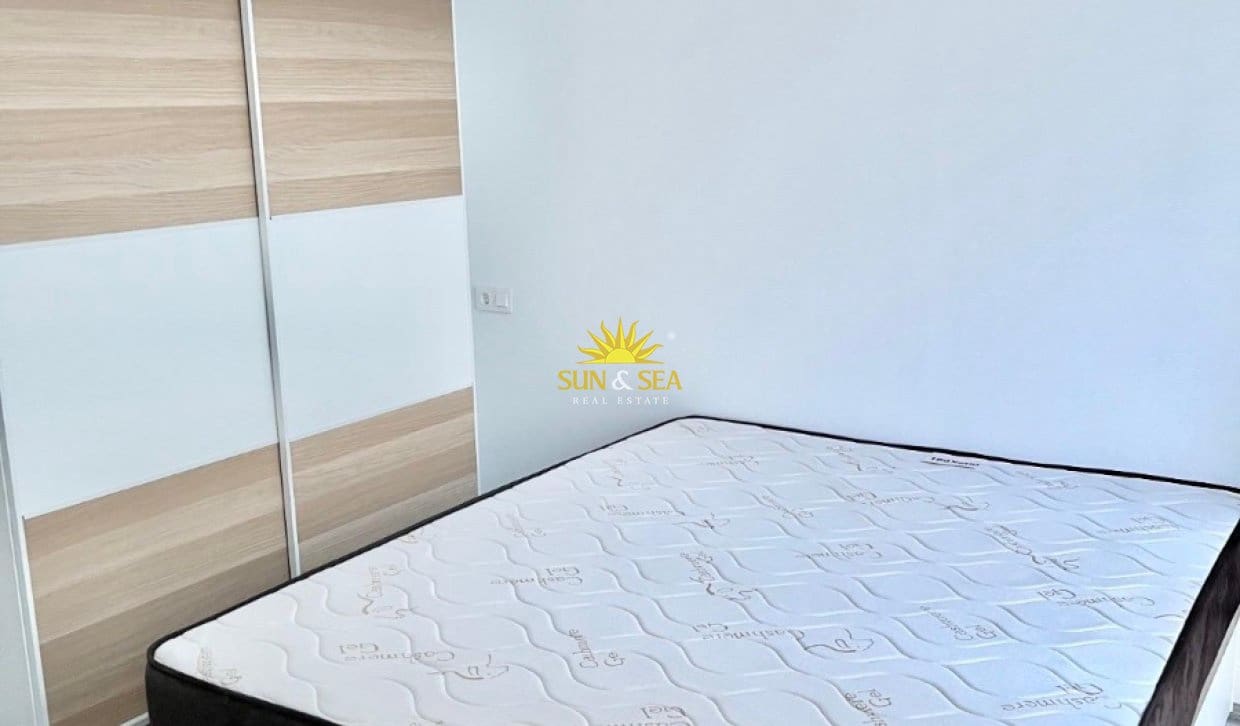 Apartamento de 1 habitación en El Campello en alquiler - 950 € (Ref: 10048235)