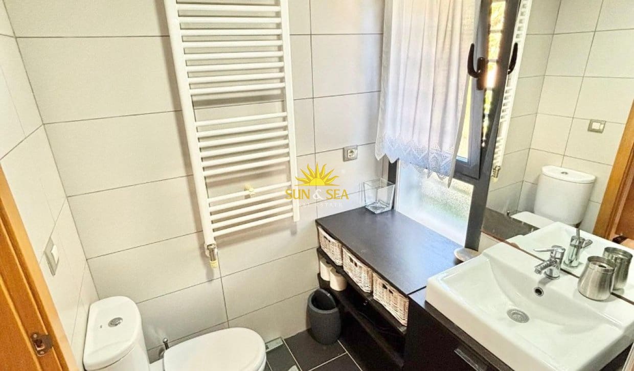   2 soveværelse   ferieLejlighed i El Campello   med   swimmingpool   - € 1.500 (Ref: 10048458)