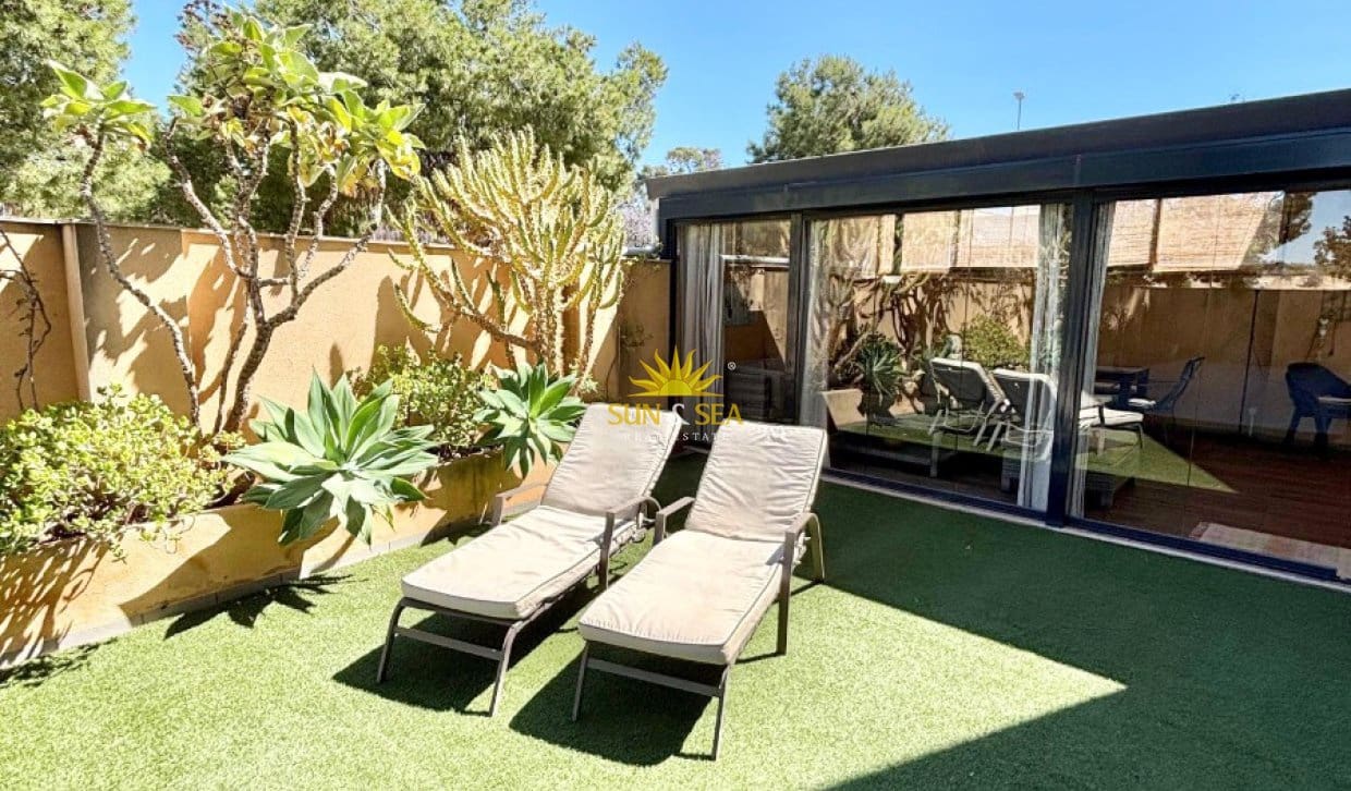   2 soveværelse   ferieLejlighed i El Campello   med   swimmingpool   - € 1.500 (Ref: 10048458)