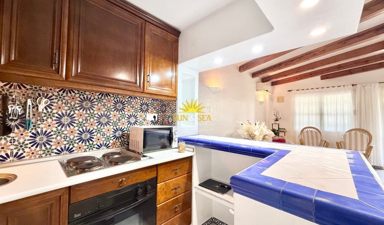 2 slaapkamer Appartement te huur in Torrevieja - € 900 (Ref: 10049826)