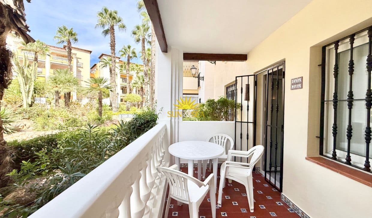 2 slaapkamer Appartement te huur in Torrevieja - € 900 (Ref: 10049826)