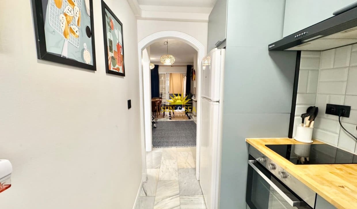 Appartement de 2 chambres de location de vacances à Torrevieja - 990 € (Ref: 10052005)