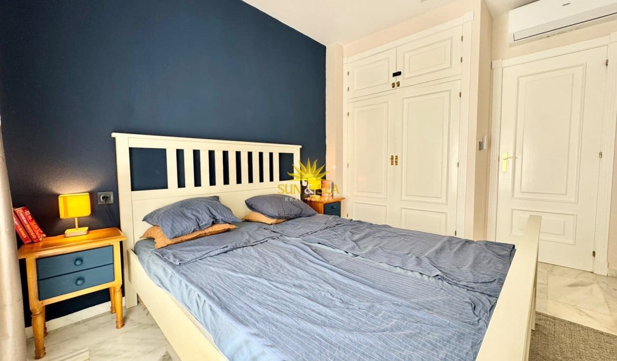 Appartement de 2 chambres de location de vacances à Torrevieja - 990 € (Ref: 10052005)