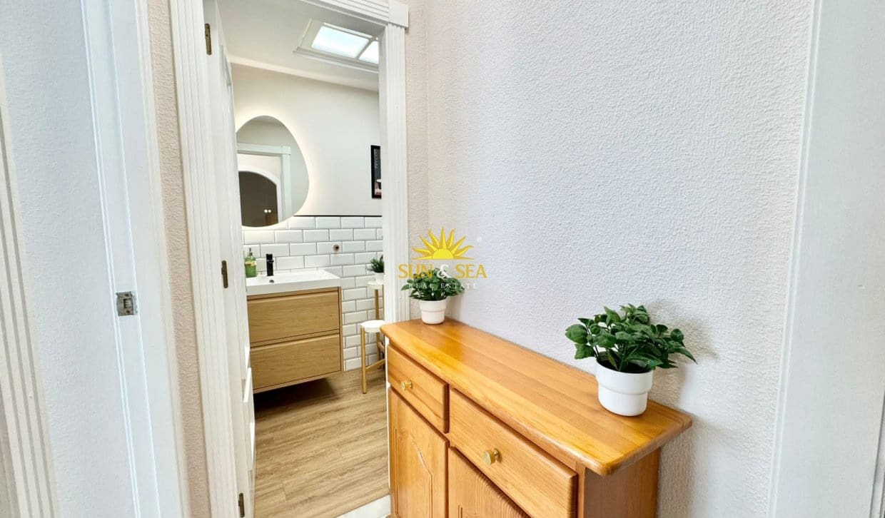 Appartement de 2 chambres de location de vacances à Torrevieja - 990 € (Ref: 10052005)