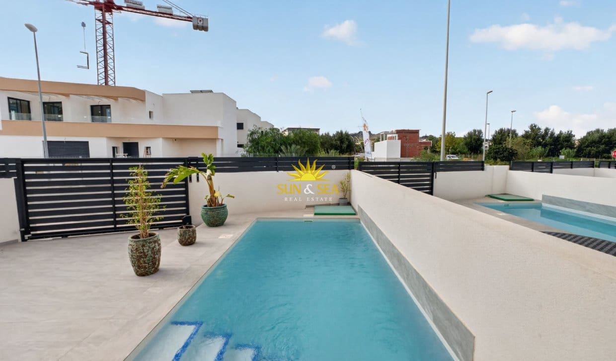 3 sovrum Villa att hyra i La Marquesa med pool garage - 2 350 € (Ref: 10052007)