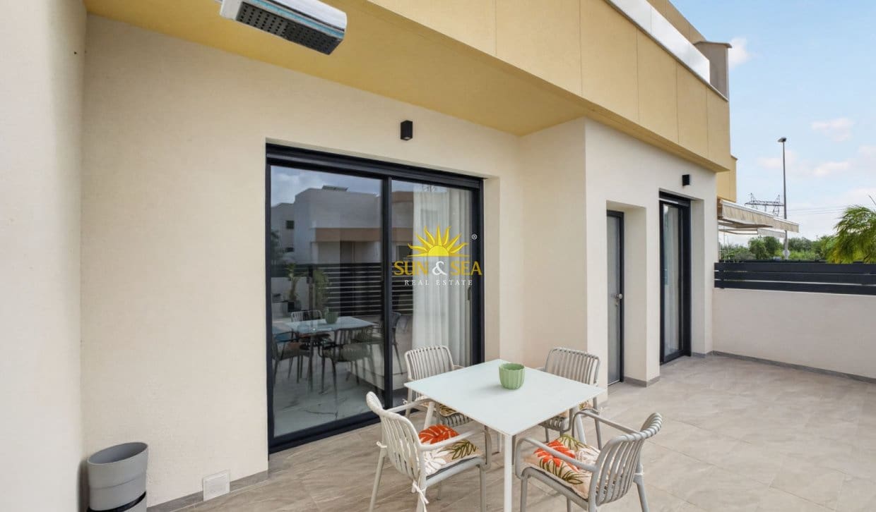 3 sovrum Villa att hyra i La Marquesa med pool garage - 2 350 € (Ref: 10052007)