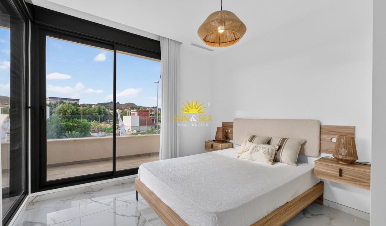 3 sovrum Villa att hyra i La Marquesa med pool garage - 2 350 € (Ref: 10052007)