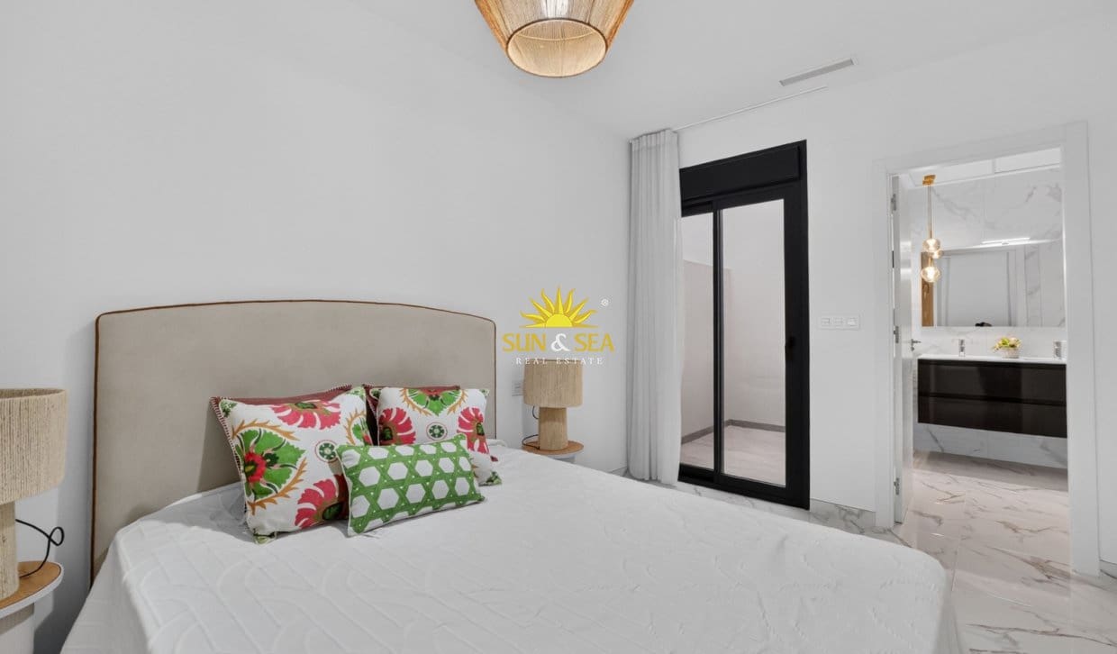 3 sovrum Villa att hyra i La Marquesa med pool garage - 2 350 € (Ref: 10052007)