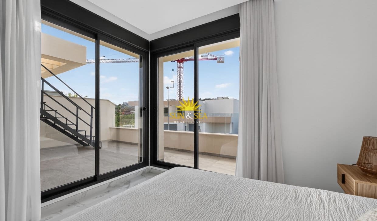 3 sovrum Villa att hyra i La Marquesa med pool garage - 2 350 € (Ref: 10052007)