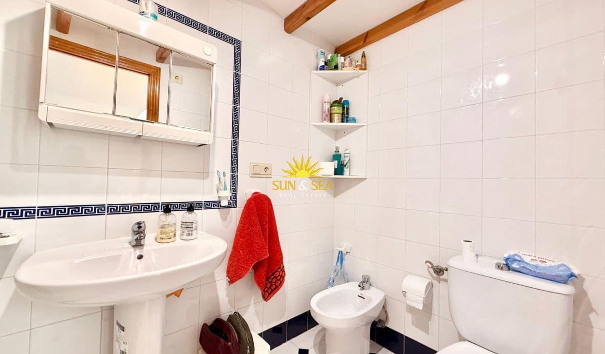 2 slaapkamer Appartement te huur in Guardamar del Segura met zwembad - € 750 (Ref: 10052082)