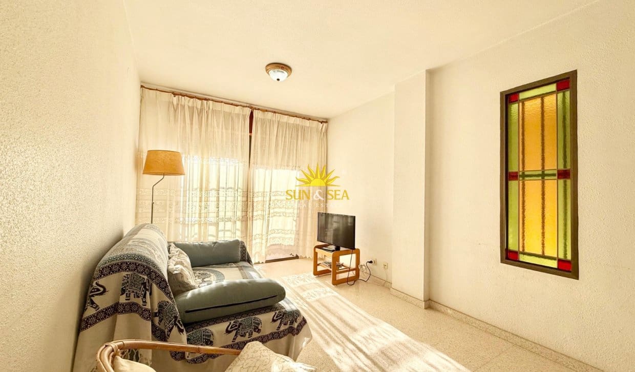 2 slaapkamer Appartement te huur in Guardamar del Segura met zwembad - € 750 (Ref: 10052082)