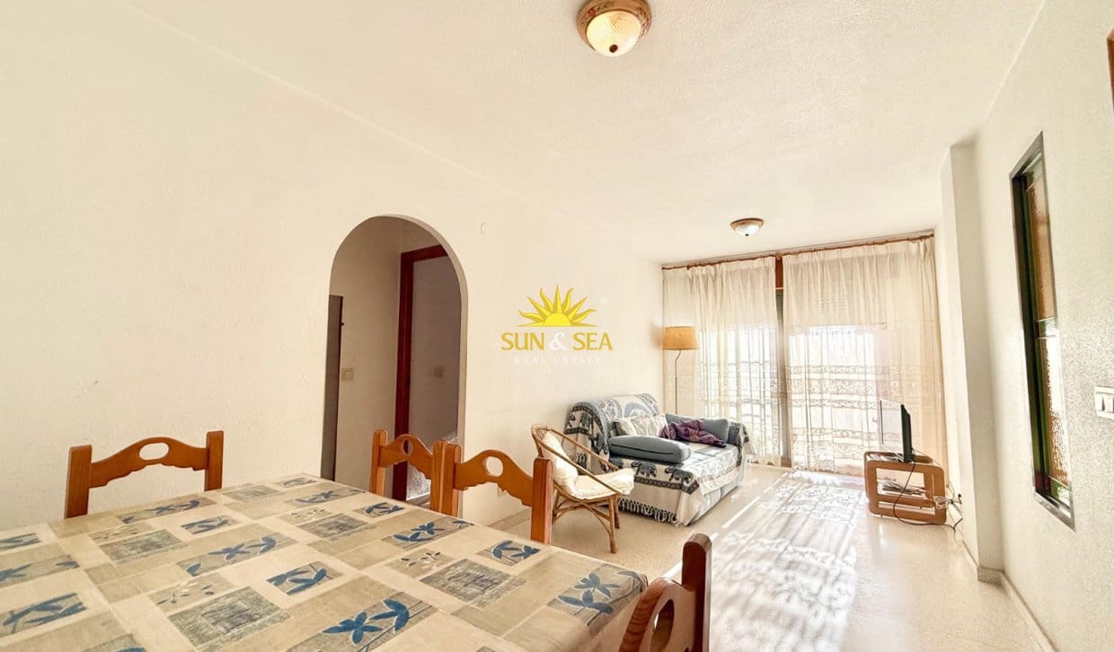 2 slaapkamer Appartement te huur in Guardamar del Segura met zwembad - € 750 (Ref: 10052082)
