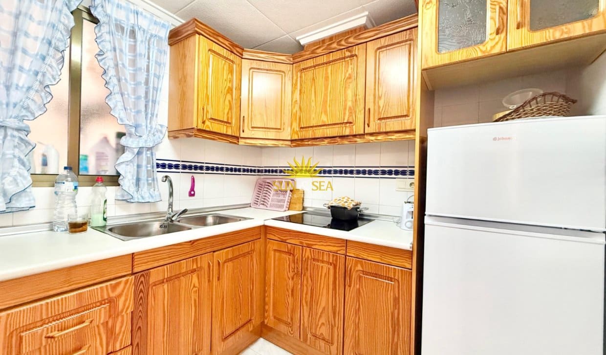 2 slaapkamer Appartement te huur in Guardamar del Segura met zwembad - € 750 (Ref: 10052082)
