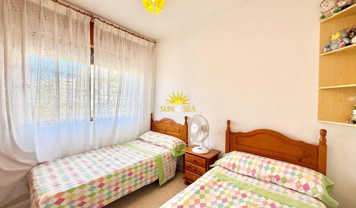 2 slaapkamer Appartement te huur in Guardamar del Segura met zwembad - € 750 (Ref: 10052082)