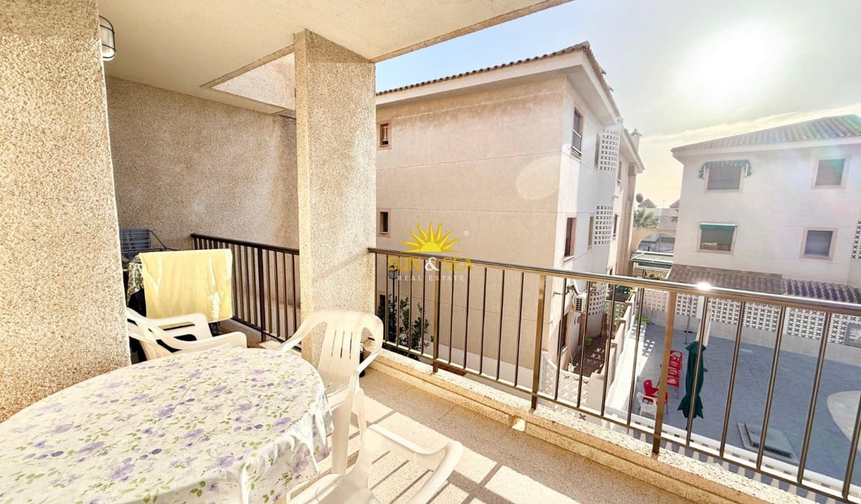 2 slaapkamer Appartement te huur in Guardamar del Segura met zwembad - € 750 (Ref: 10052082)