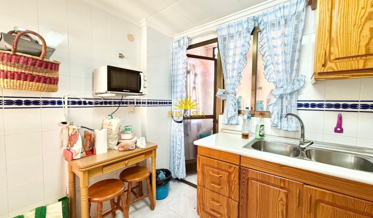 2 slaapkamer Appartement te huur in Guardamar del Segura met zwembad - € 750 (Ref: 10052082)