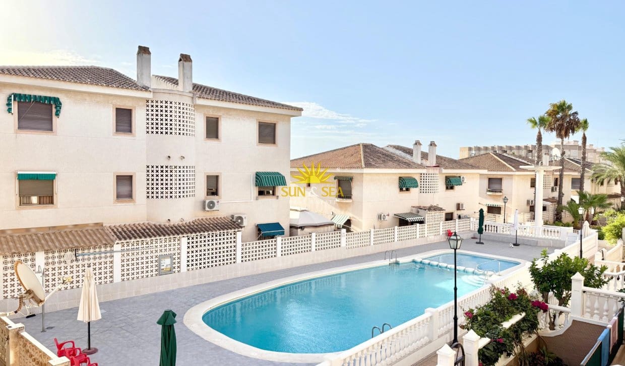 2 slaapkamer Appartement te huur in Guardamar del Segura met zwembad - € 750 (Ref: 10052082)