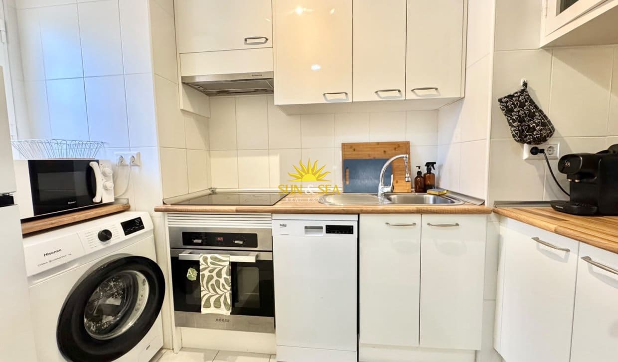Apartamento de 2 habitaciones en Torrevieja en alquiler vacacional con piscina - 900 € (Ref: 10052083)