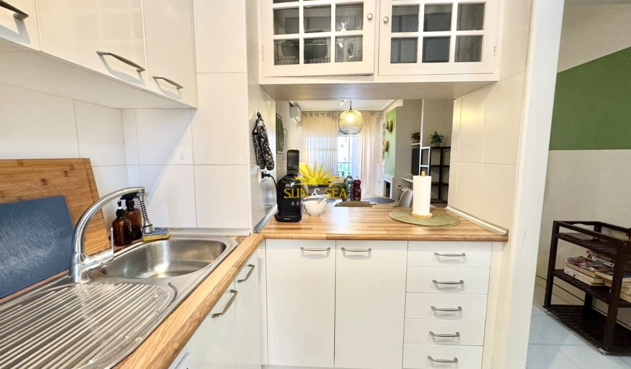 Apartamento de 2 habitaciones en Torrevieja en alquiler vacacional con piscina - 900 € (Ref: 10052083)
