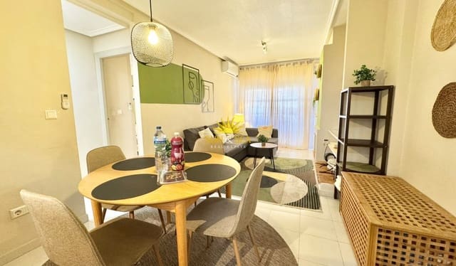 Apartamento de 2 habitaciones en Aguas Nuevas, Torrevieja en alquiler vacacional - 900 € (Ref: 10052083)