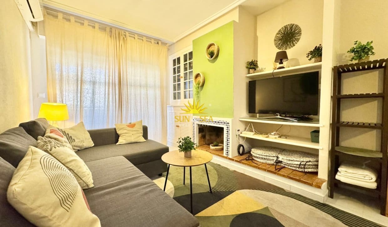 Apartamento de 2 habitaciones en Torrevieja en alquiler vacacional con piscina - 900 € (Ref: 10052083)