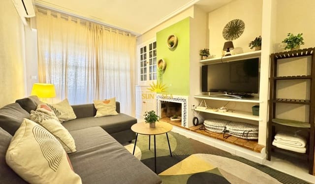 Apartamento de 2 habitaciones en Aguas Nuevas, Torrevieja en alquiler vacacional - 900 € (Ref: 10052083)