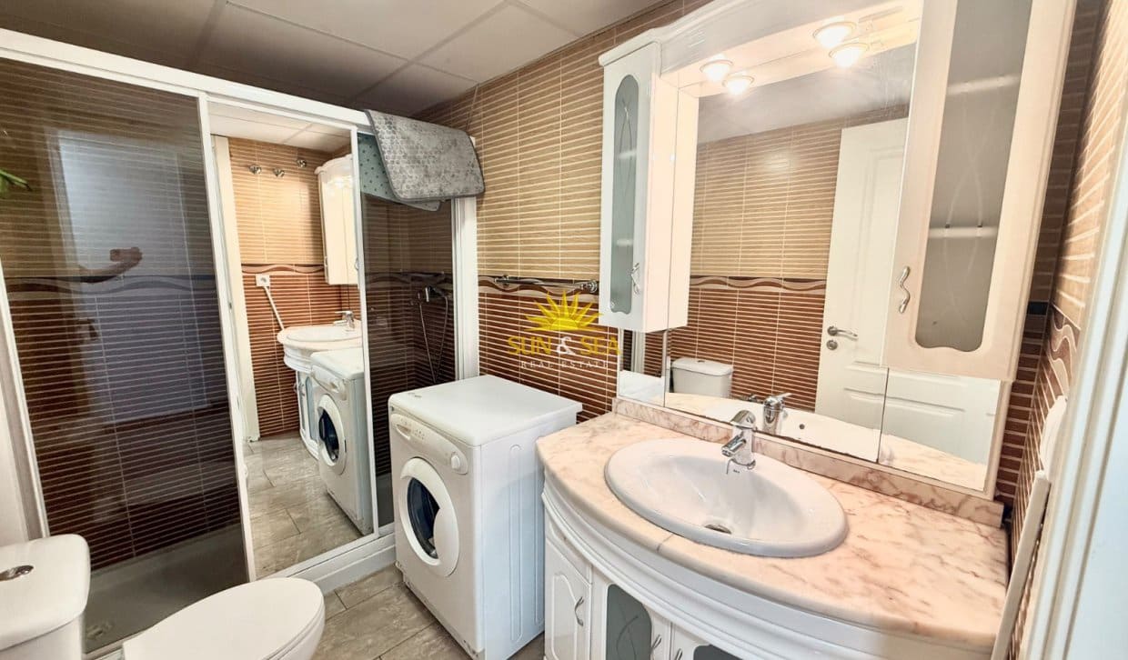 2 bedroom Apartment for rent in Benidorm with garage - € 1,500 (Ref: 10054326)