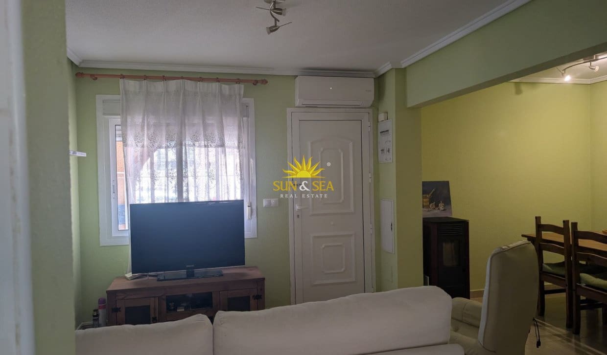 3 quarto Apartamento para arrendar em Gran Alacant com piscina - 950 € (Ref: 10054445)