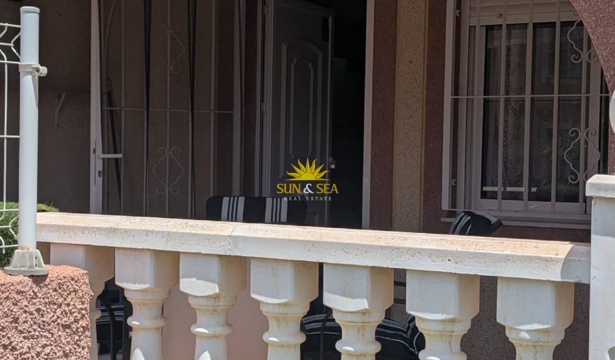 3 quarto Apartamento para arrendar em Gran Alacant com piscina - 950 € (Ref: 10054445)