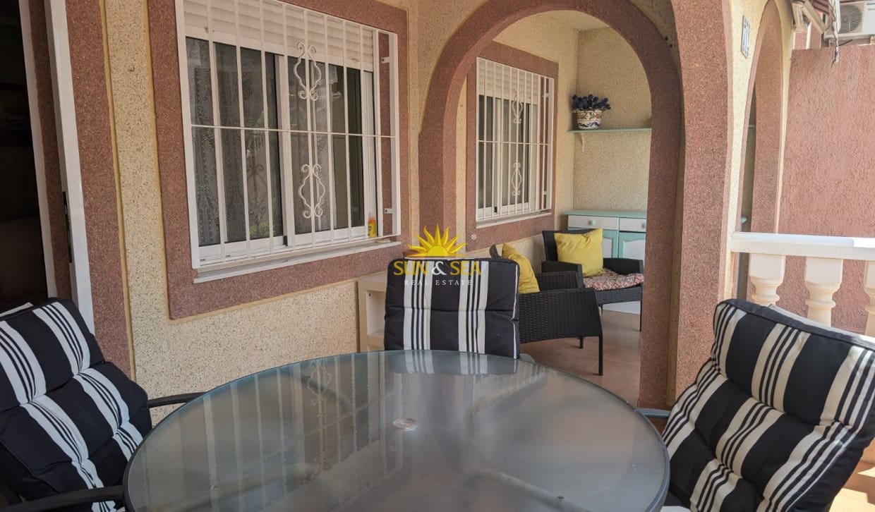 3 quarto Apartamento para arrendar em Gran Alacant com piscina - 950 € (Ref: 10054445)